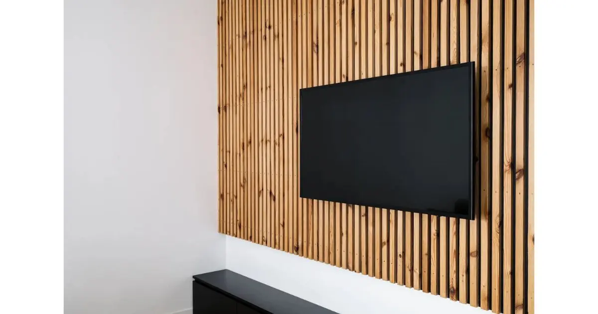 Flat screen TV wall mount with hidden cables